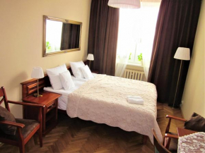 Apartament Kris - darmowy parking - 2 sypialnie - salon- balkon